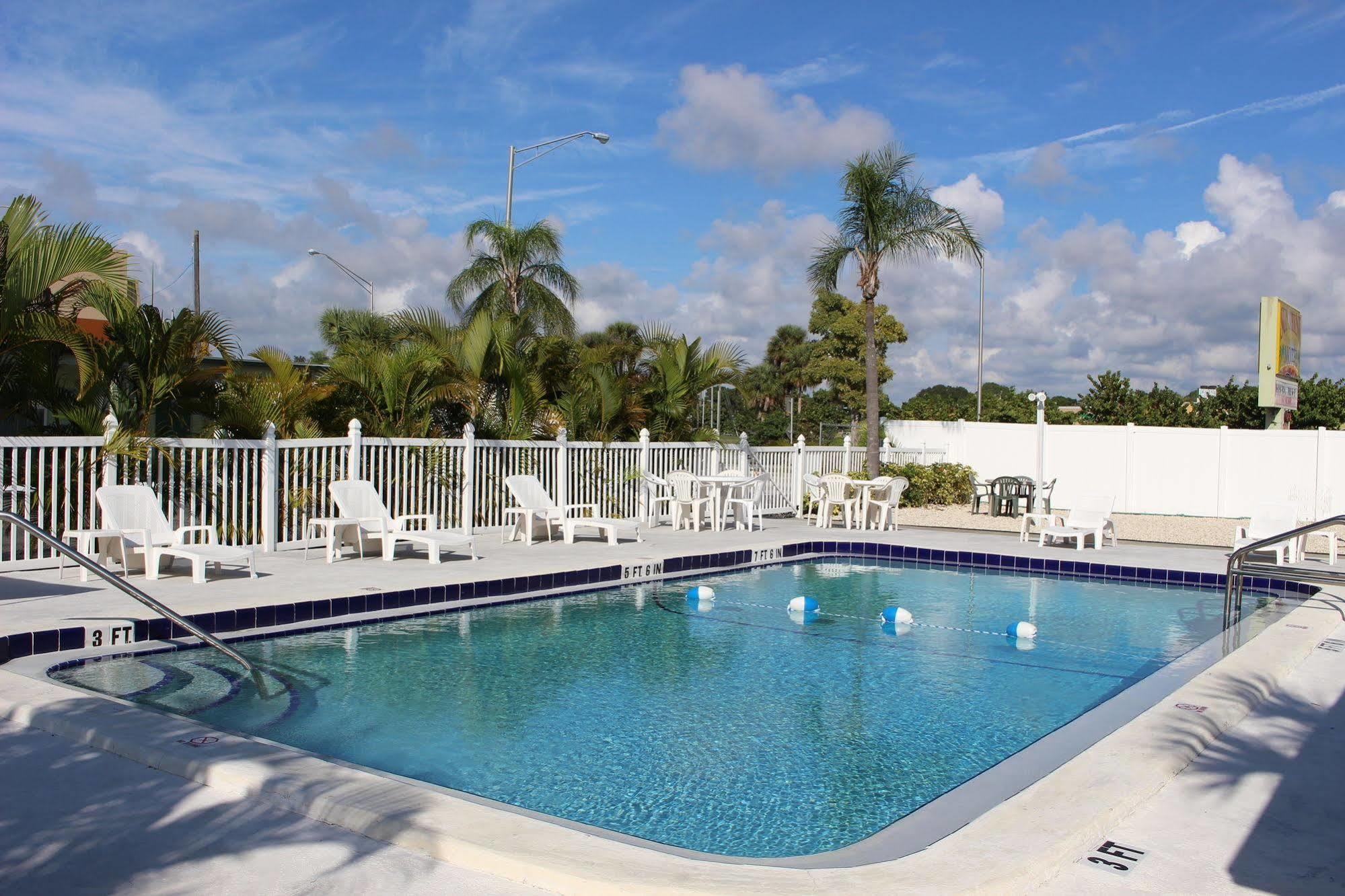 Sunshine Inn & Suites Venice, Florida Venice Gardens Luaran gambar